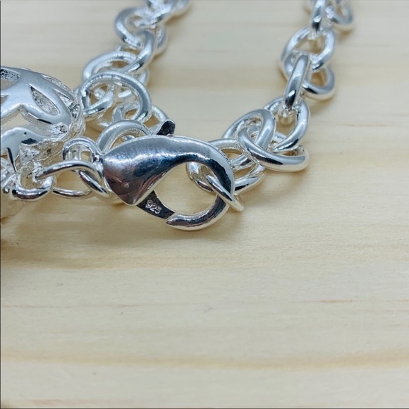 🌟 Silver Heart Bracelet - Picture 4 of 5